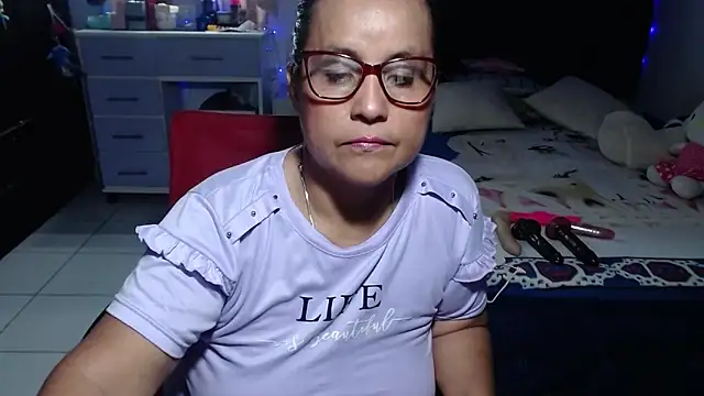 Snapshot of pervert_mommy_ chatting on 27, 6, 2026 pervert mommy online show from 27, 6, 2026