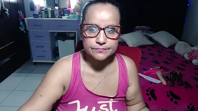 Snapshot of pervert_mommy_ chatting on 14, 7, 2026 pervert mommy online show from 14, 7, 2026