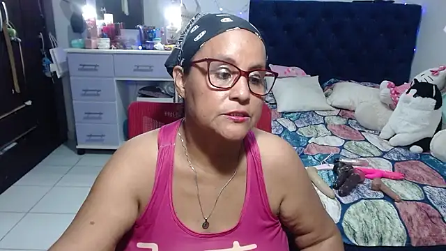 Snapshot of pervert_mommy_ chatting on 3, 6, 2026 pervert mommy online show from 3, 6, 2026