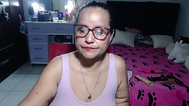 Snapshot of pervert_mommy_ chatting on 8, 7, 2026 pervert mommy online show from 8, 7, 2026