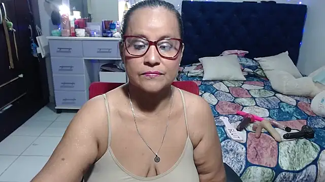Snapshot of pervert_mommy_ chatting on 4, 6, 2026 pervert mommy online show from 4, 6, 2026