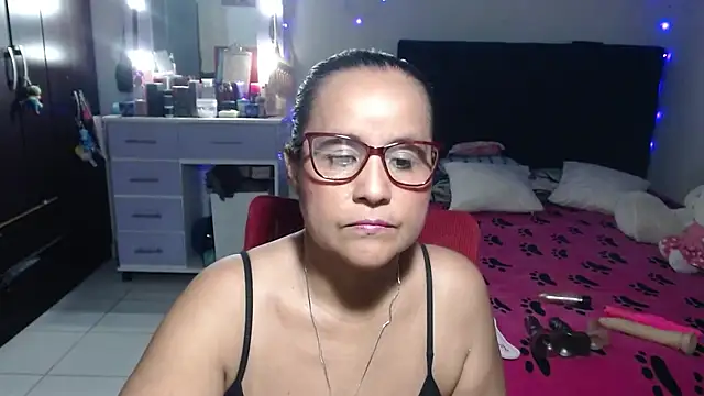 Snapshot of pervert_mommy_ chatting on 11, 7, 2026 pervert mommy online show from 11, 7, 2026