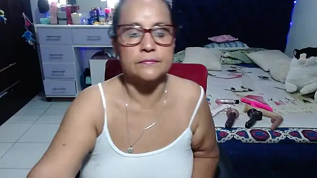 Snapshot of pervert_mommy_ chatting on 25, 6, 2026 pervert mommy online show from 25, 6, 2026