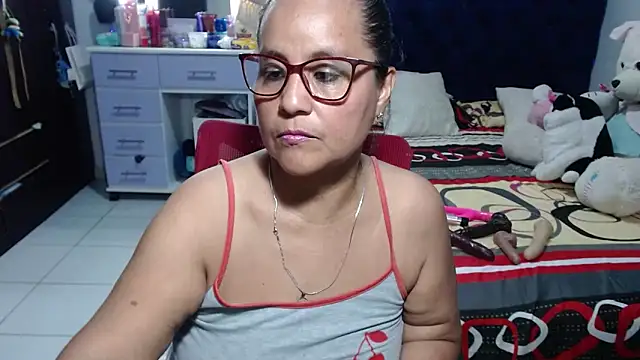 Snapshot of pervert_mommy_ chatting on 7, 6, 2026 pervert mommy online show from 7, 6, 2026