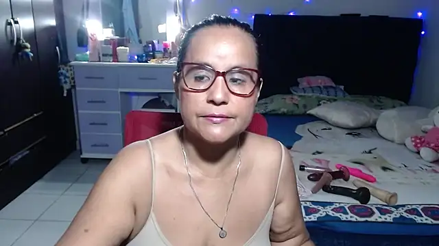 Snapshot of pervert_mommy_ chatting on 24, 6, 2026 pervert mommy online show from 24, 6, 2026