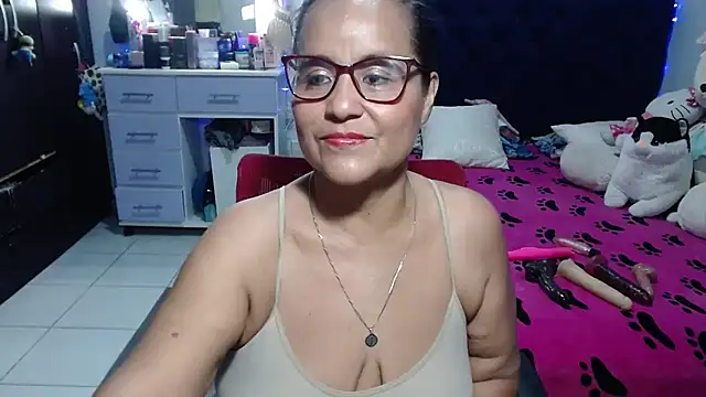Snapshot of pervert_mommy_ chatting on 10, 7, 2026 pervert mommy online show from 10, 7, 2026