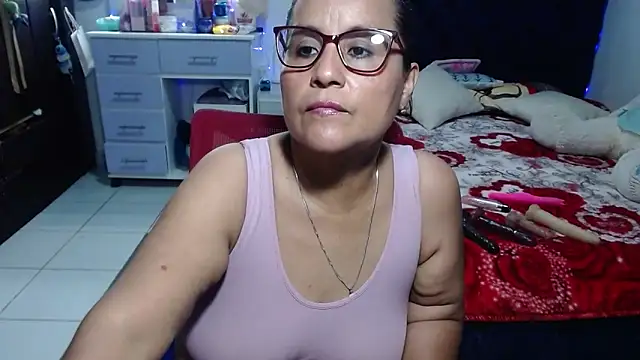 Snapshot of pervert_mommy_ chatting on 11, 6, 2026 pervert mommy online show from 11, 6, 2026