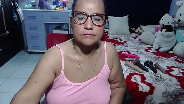 Snapshot of pervert_mommy_ chatting on 12, 6, 2026 pervert mommy online show from 12, 6, 2026