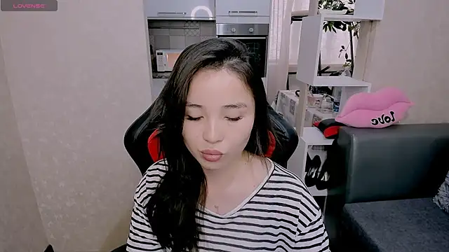 AyaMoon online show from 1, 10, 2025