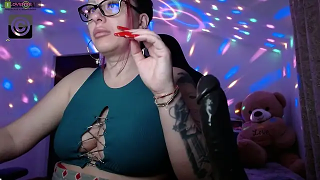 SonyaDevon online show from 18, 4, 2026