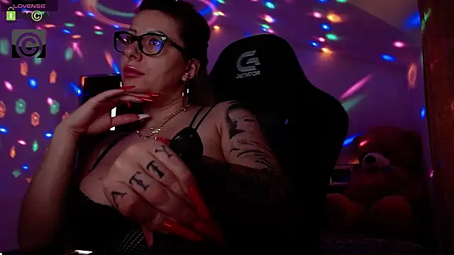 SonyaDevon online show from 2, 3, 2025