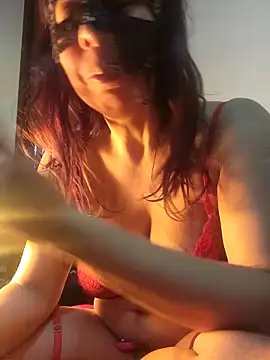 LAURAFOCOSA online show from 1, 12, 2025