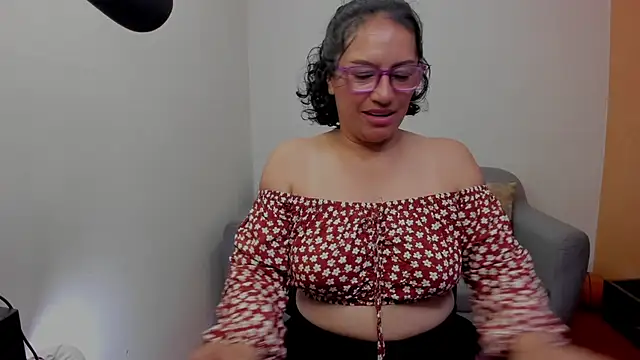 Snapshot of scarlet_wet chatting on 10, 6, 2026 scarlet wet online show from 10, 6, 2026