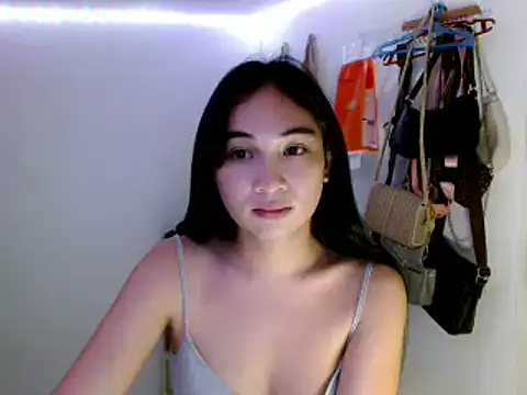 SweetLilly 18 online show from 8, 3, 2025