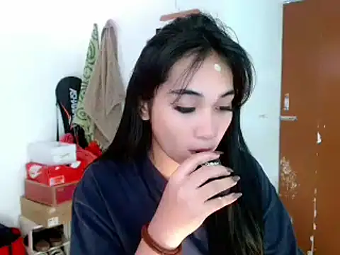 SweetLilly 18 online show from 18, 2, 2025