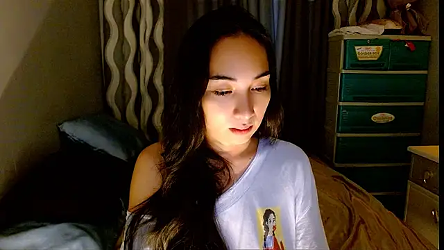 Snapshot of SweetLilly_18 chatting on 29, 6, 2026 SweetLilly 18 online show from 29, 6, 2026