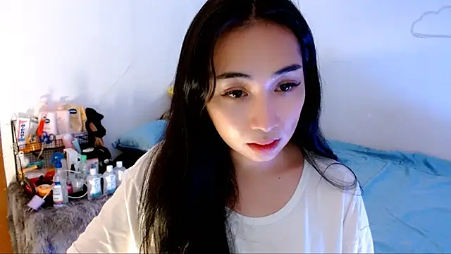 SweetLilly 18 online show from 9, 11, 2025