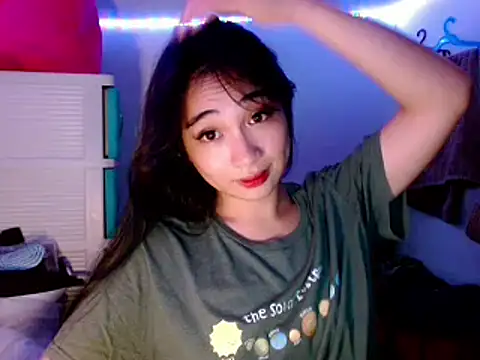 SweetLilly 18 online show from 18, 3, 2025