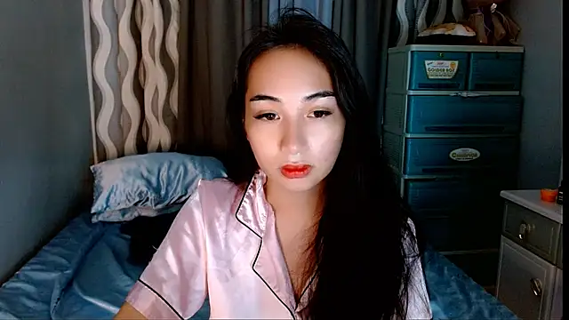 Snapshot of SweetLilly_18 chatting on 17, 6, 2026 SweetLilly 18 online show from 17, 6, 2026