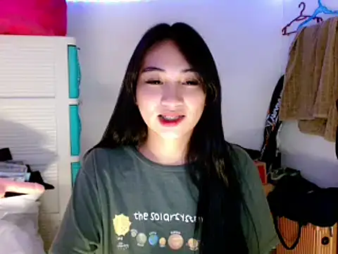 SweetLilly 18 online show from 18, 3, 2025