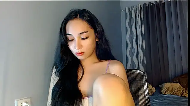 Snapshot of SweetLilly_18 chatting on 17, 7, 2026 SweetLilly 18 online show from 17, 7, 2026