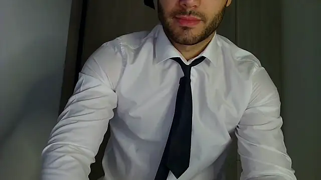 Snapshot of Justynn1 chatting on 21, 10, 2025 Justynn1 online show from 21, 10, 2025