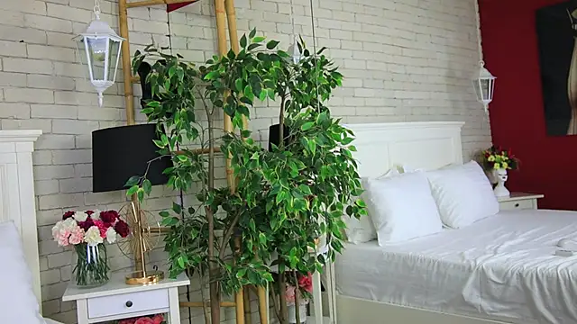 EmillyBronte online show from 8, 9, 2025