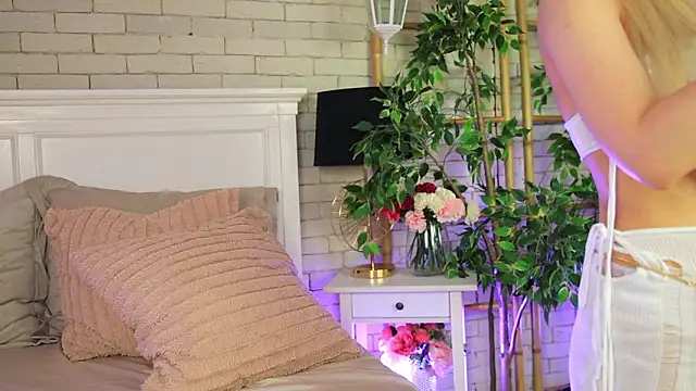 EmillyBronte online show from 6, 3, 2026