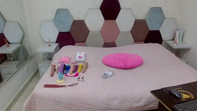 angel blue online show from 25, 3, 2026