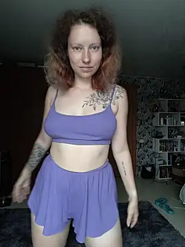 Snapshot of Frost_foxy chatting on 6, 7, 2026 Frost foxy online show from 6, 7, 2026