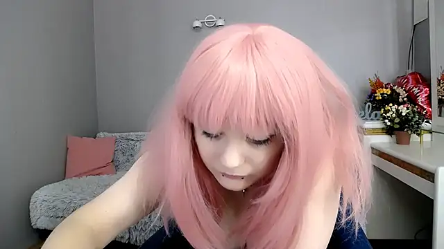 Estheri online show from 4, 3, 2026