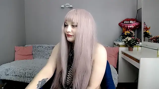 Estheri online show from 5, 2, 2026