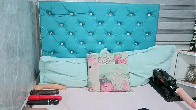 MAARYMOON online show from 18, 2, 2025