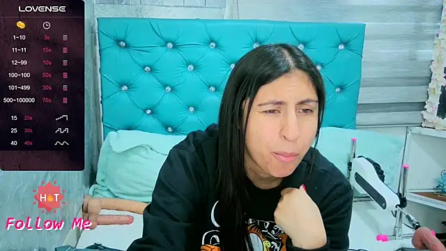 MAARYMOON online show from 5, 3, 2026