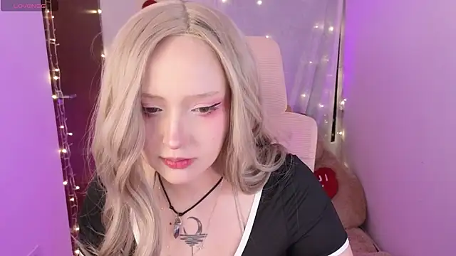 KuroChan420 online show from 23, 12, 2025