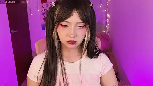 KuroChan420 online show from 4, 11, 2025