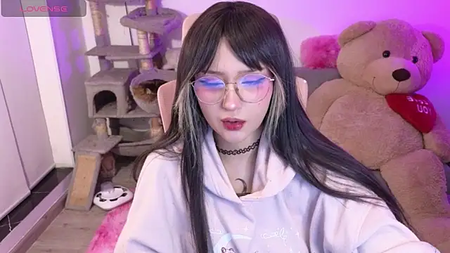 Snapshot of KuroChan420 chatting on 20, 2, 2026 KuroChan420 online show from 20, 2, 2026