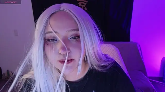 KuroChan420 online show from 26, 2, 2025