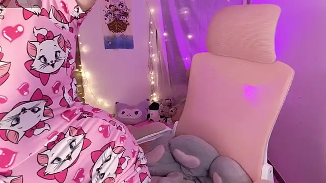 KuroChan420 online show from 29, 11, 2025