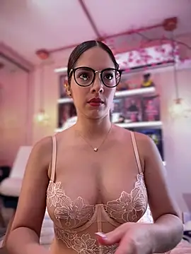 Zoe Bae online show from 19, 7, 2026