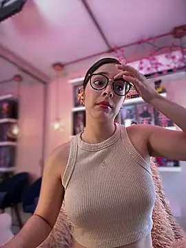 Zoe Bae online show from 18, 7, 2026
