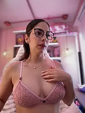 Zoe Bae online show from 20, 5, 2026