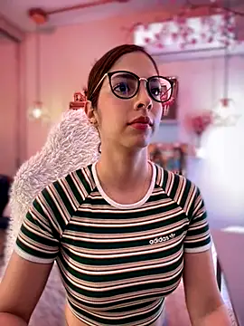 Zoe Bae online show from 9, 10, 2025