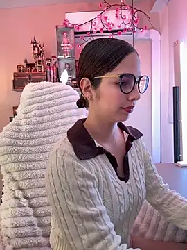 Zoe Bae online show from 6, 2, 2026