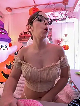 Zoe Bae online show from 28, 10, 2025