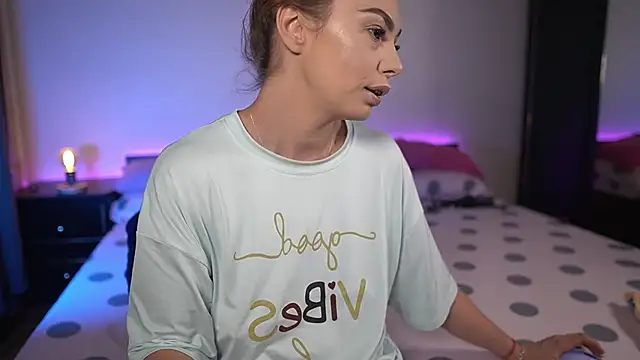 TiffanyPierce online show from 28, 9, 2025