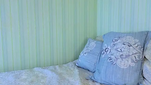  Lily  online show from 4, 2, 2025