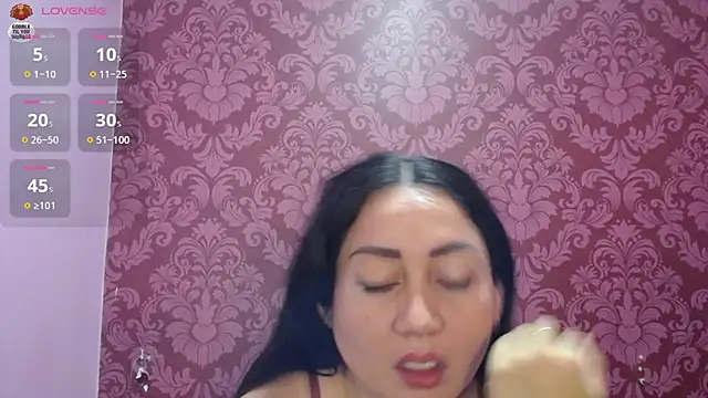Snapshot of juliana_diaz chatting on 4, 6, 2026 juliana diaz online show from 4, 6, 2026