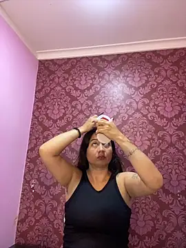 Snapshot of juliana_diaz chatting on 27, 10, 2025 juliana diaz online show from 27, 10, 2025