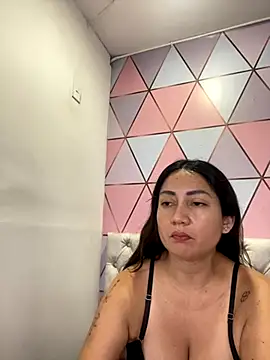 Snapshot of juliana_diaz chatting on 6, 10, 2025 juliana diaz online show from 6, 10, 2025